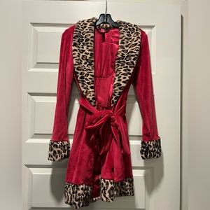 Betsey Johnson Pink Velvet Animal Print Robe Size Small
